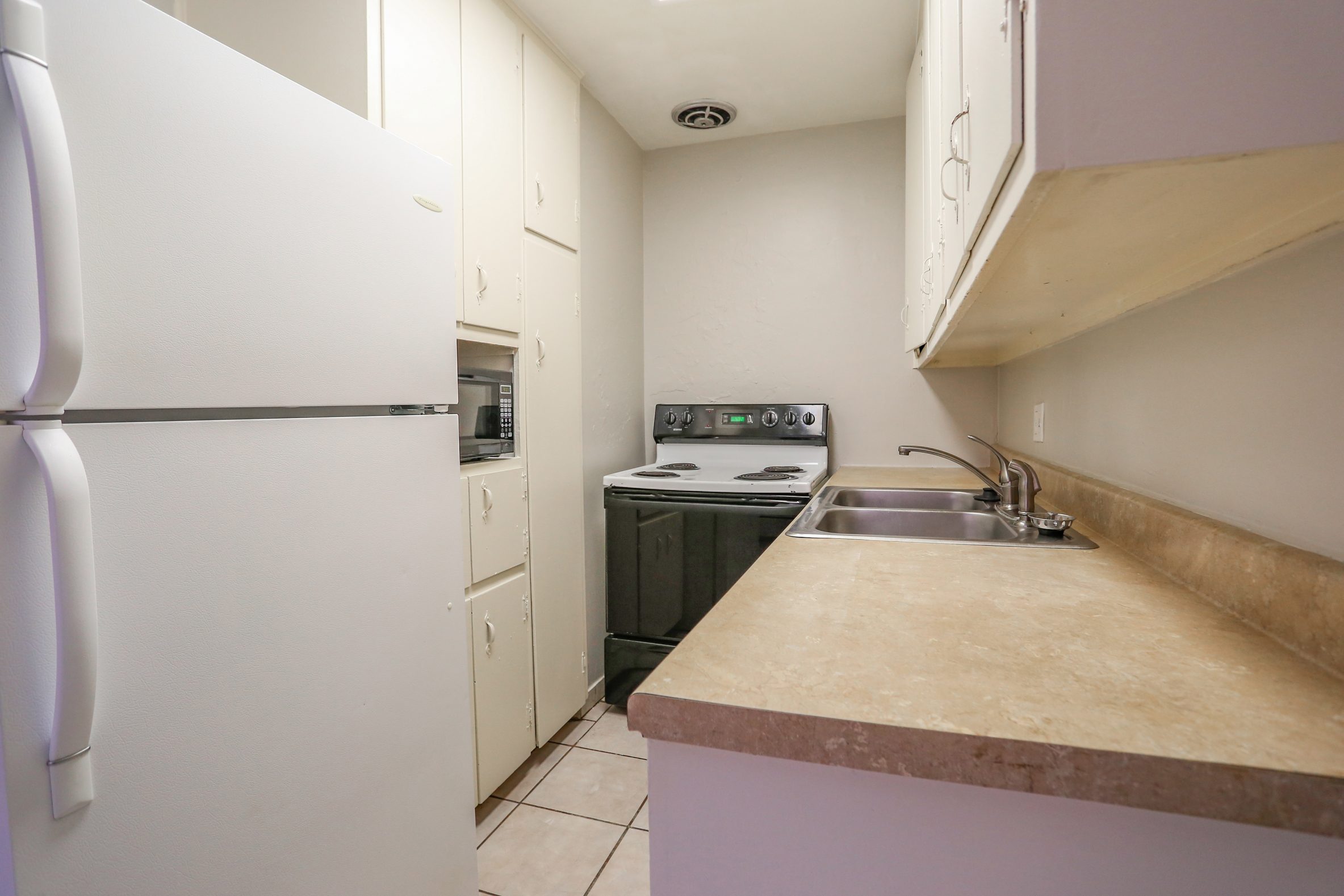 Maple Leaf Apartments Cornerstone Apartments